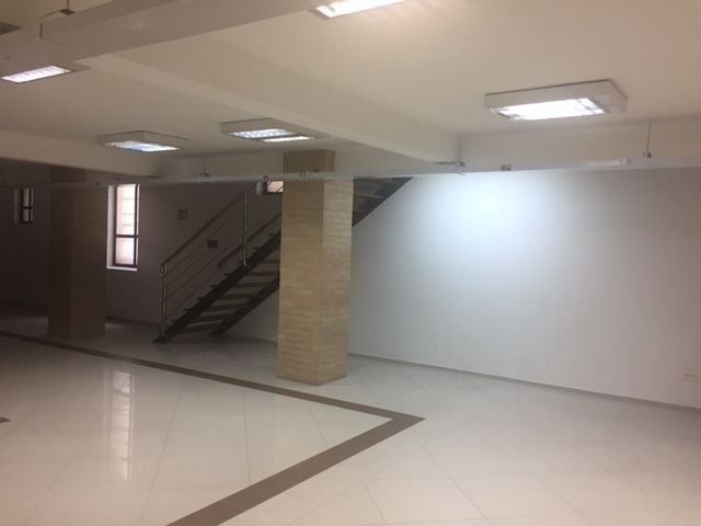 Prédio Comercial de Grande Porte no Centro Histórico de Santos para Venda Ou Aluguel