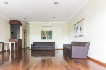 Apartamento à venda no Mandaqui com 3 dormitórios, sendo 1 suíte, sala ampla e bem distribuída, cozinha, 2 banheiros e área de serviço. O imóvel conta ainda com 1 vaga de garagem.