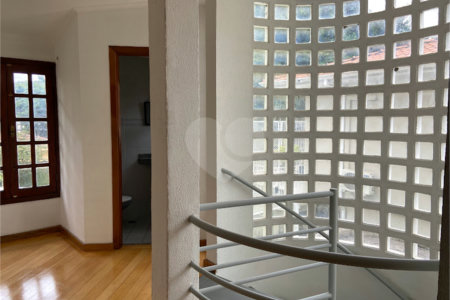 Sobrado à venda com 7 quartos, sendo 2 suítes, em Brooklin Paulista, São Paulo, SP
