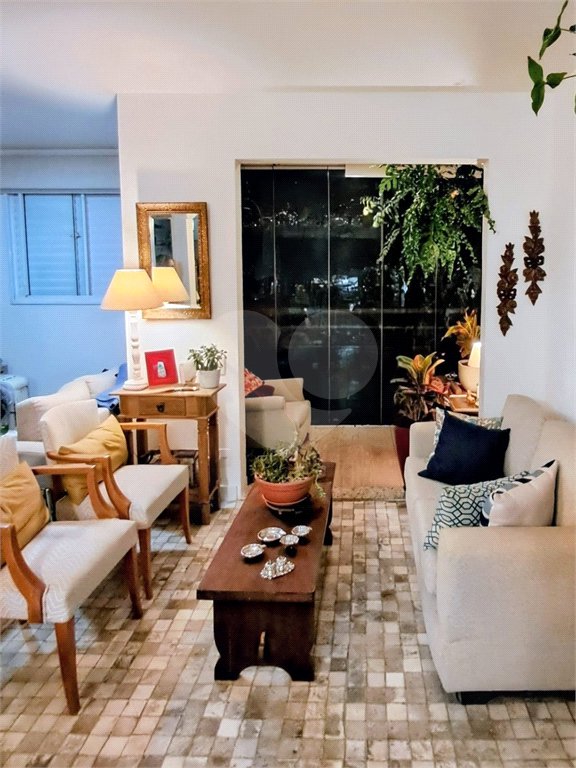 Apartamento à venda com 3 quartos, sendo 1 suíte,  em Jardim Caboré, São Paulo, SP