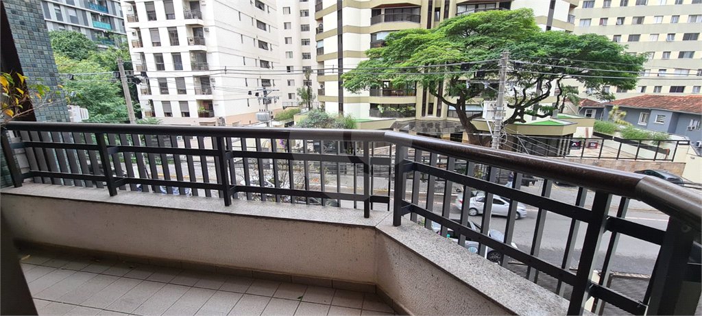 Apartamento à venda com 3 quartos, sendo 1 suíte,  em Indianópolis, São Paulo, SP