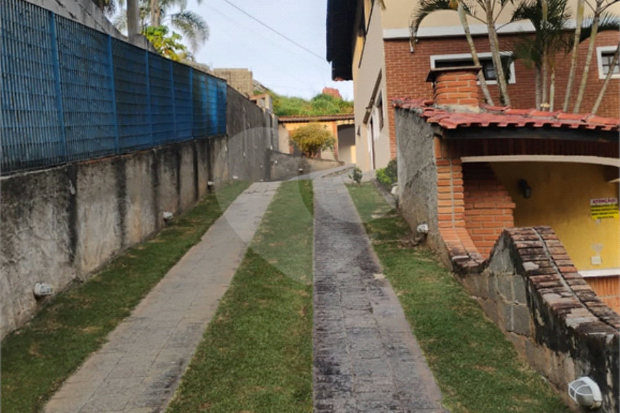 Casa à venda com 4 quartos em Barreiro, Mairiporã, SP