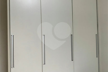 Casa à venda com 3 quartos, sendo 1 suíte, no condomínio Residencial Ponderosa, São Roque - SP