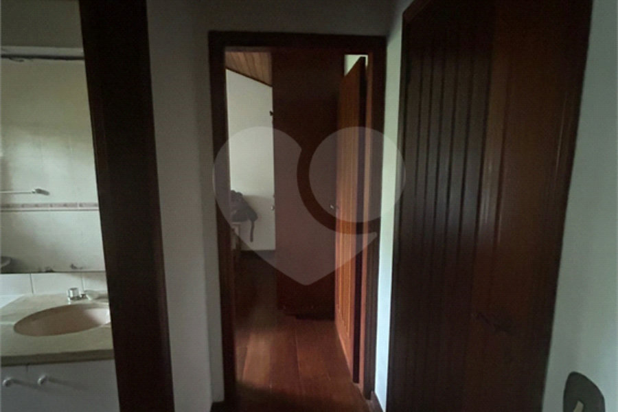 Terreno à venda com 4 suítes no condomínio Alpes da Cantareira, Mairiporã - SP