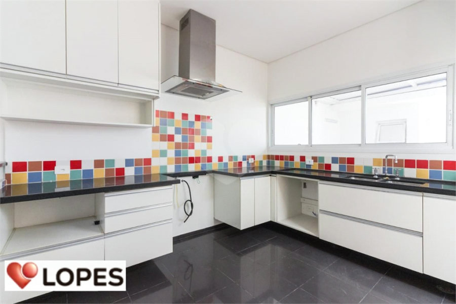 Casa à venda com 3 suítes em Santana, São Paulo, SP