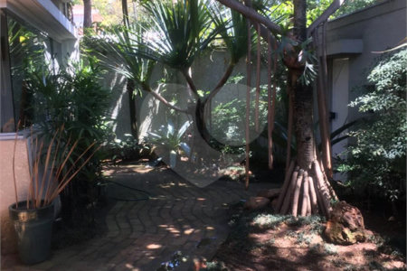 Sobrado à venda com 4 quartos, sendo 1 suíte, em Jardim Novo Mundo, São Paulo, SP