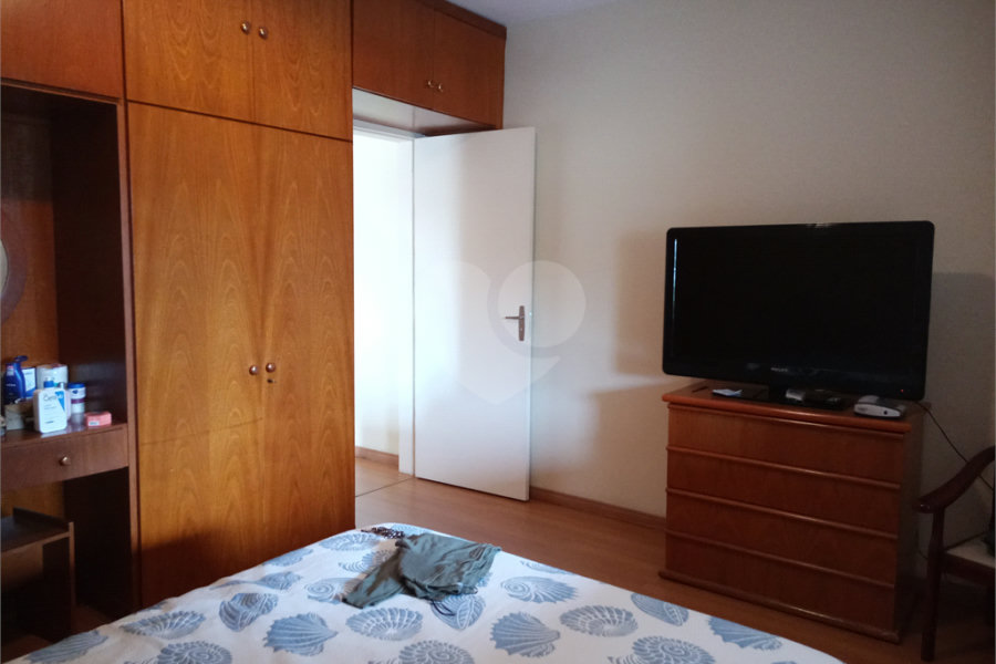 Sobrado à venda com 4 quartos em Horto, São Paulo, SP