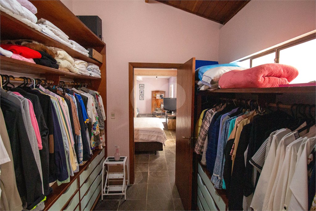 Chácara à venda com 4 quartos, sendo 2 suítes, em Vila Santa Rita, São Roque, SP