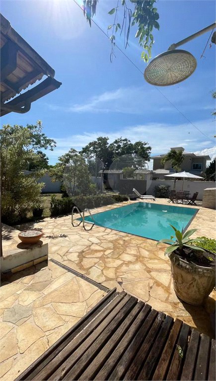 Casa à venda com 4 quartos, sendo 2 suítes, em Caravelas, Armação dos Búzios, RJ