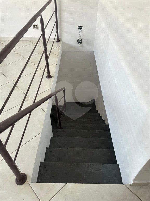 Casa à venda com 4 quartos, sendo 1 suíte,  no condomínio Jardim das Acácias, Cotia - SP