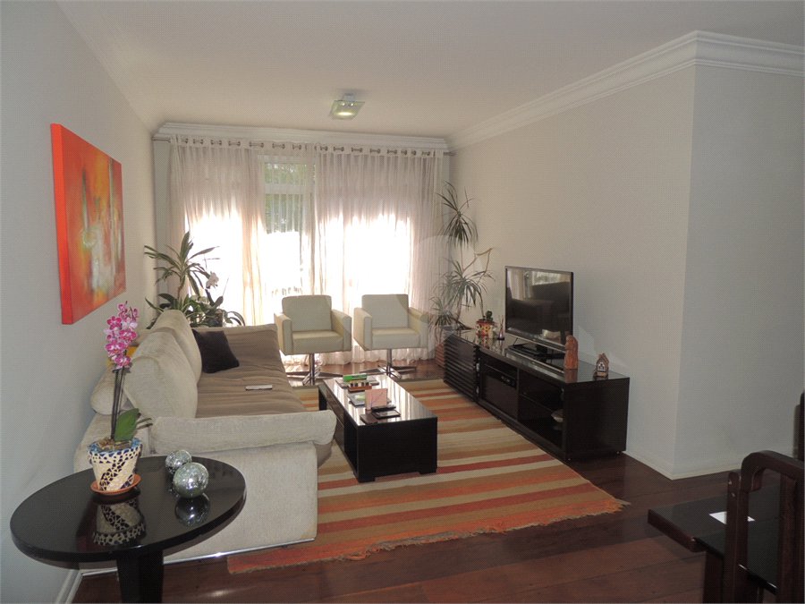 Apartamento à venda com 3 quartos, sendo 1 suíte, em Santo Amaro, São Paulo, SP