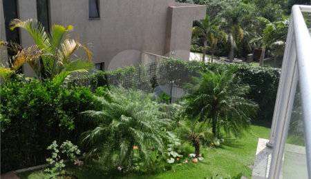 Casa à venda com 3 suítes em Moinho Velho, Cotia, SP