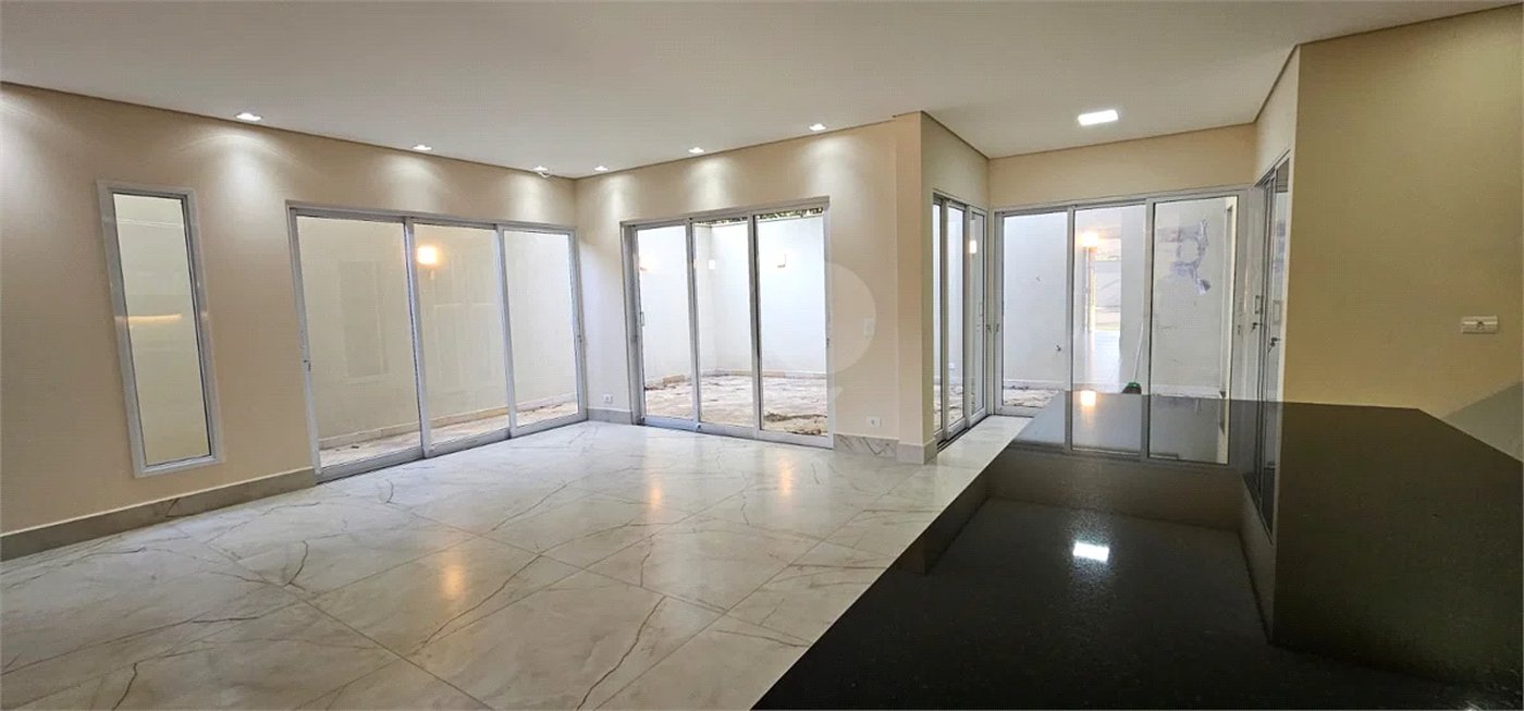 Casa à venda com 3 Suítes em Condomínio - Piracicaba/SP
