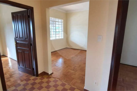 Casa à venda com 2 quartos no Centro, Vinhedo, SP