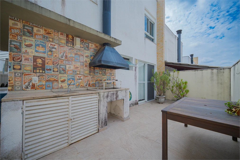 Casa à venda com 3 quartos, sendo 1 suíte,  no condomínio Queluz Vita - Casas, Cotia - SP