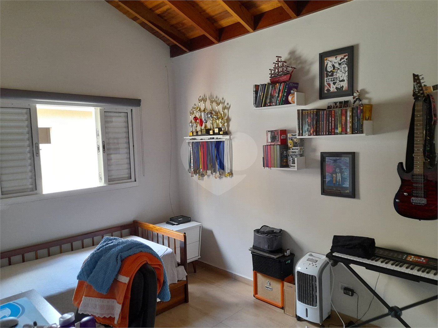 Sobrado à venda com 4 quartos, sendo 1 suíte, em Chora Menino, São Paulo, SP