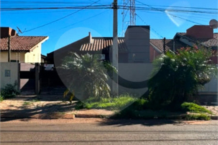 Casa à venda com 4 quartos, sendo 2 suítes, em Residencial Ponta Porã II, Ponta Porã, MS