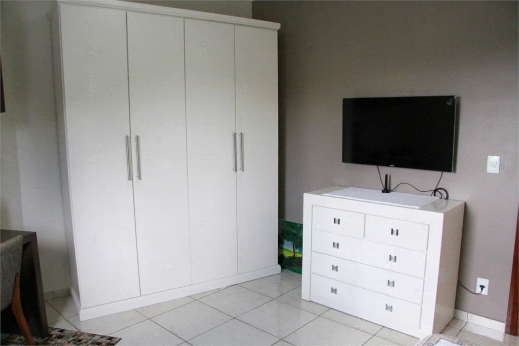 Sobrado à venda com 5 quartos, sendo 1 suíte,  em Jaguaré, São Paulo, SP