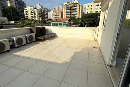 Casa à venda com 4 suítes no condomínio East Village, São Paulo - SP