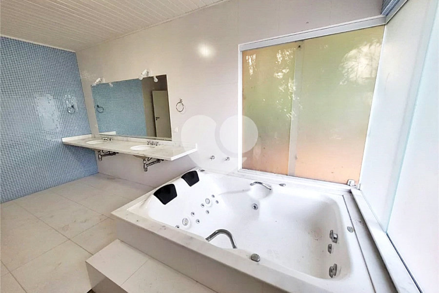 Casa à venda ou para alugar com 7 quartos, sendo 5 suítes, no condomínio Sausalito, Mairiporã - SP