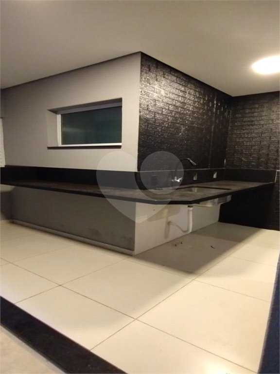 Casa à venda com 3 quartos, sendo 1 suíte, no condomínio Rio das Pedras, Salto - SP