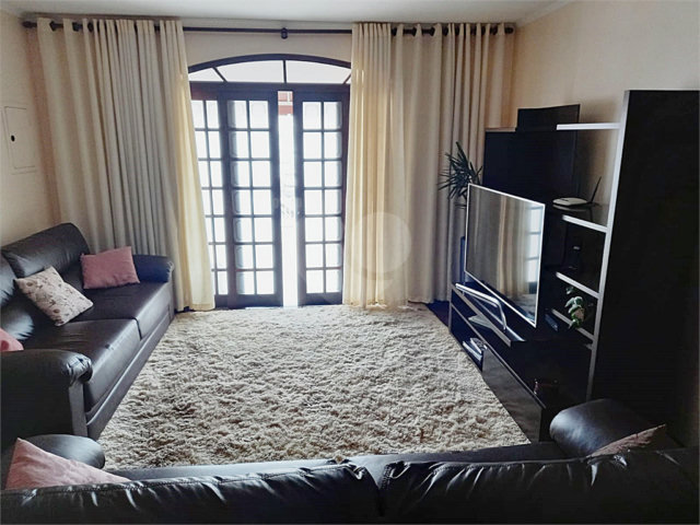 Sobrado à venda com 3 quartos, sendo 1 suíte,  em Imirim, São Paulo, SP