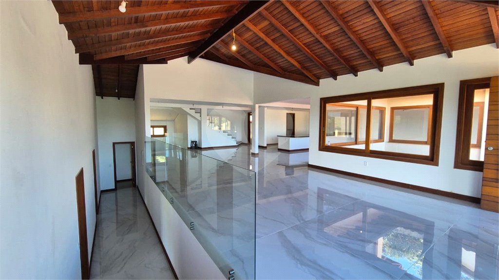 Casa à venda com 8 quartos, sendo 7 suítes, em Ferradura, Armação dos Búzios, RJ