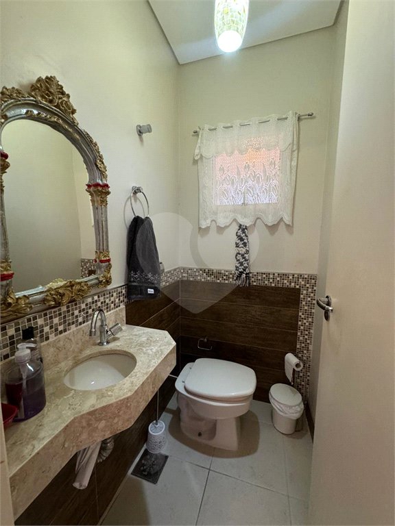 Casa à venda com 3 quartos, sendo 1 suíte, no condomínio Residencial Grape Village, Vinhedo - SP