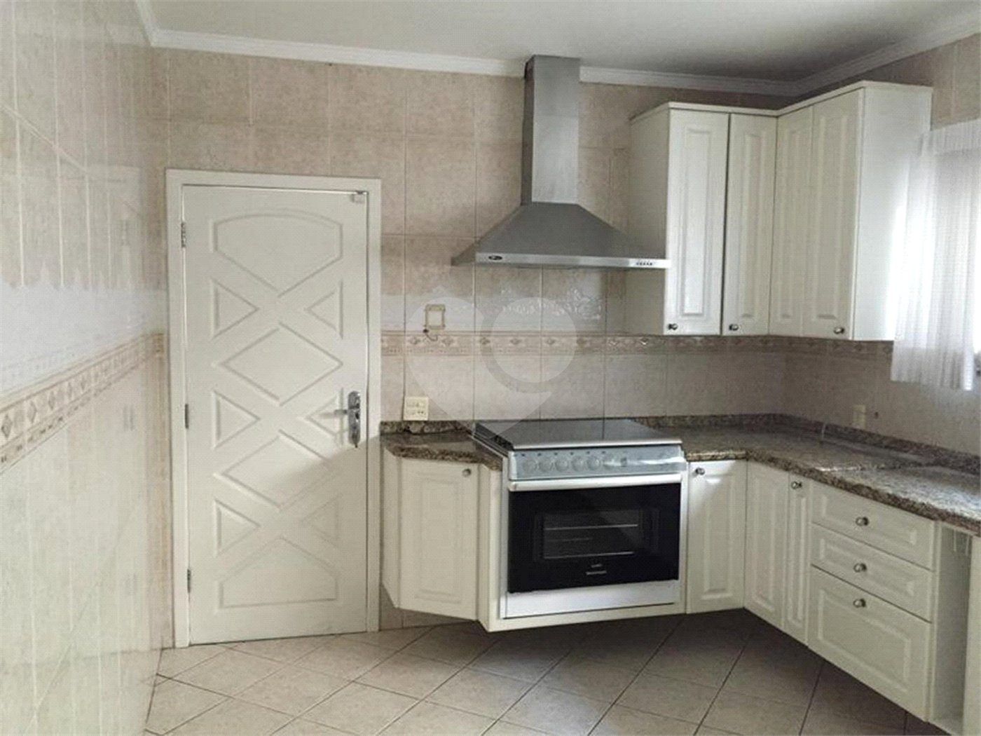Sobrado à venda com 3 quartos, sendo 1 suíte, em Vila Galvão, Guarulhos, SP