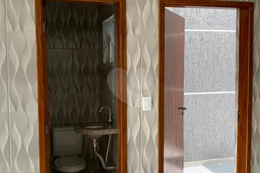 Sobrado à venda com 3 quartos, sendo 1 suíte, em Tremembé, São Paulo, SP