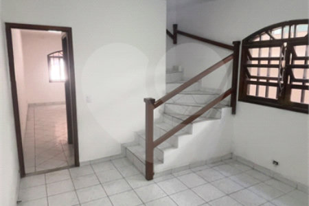 Sobrado à venda com 4 quartos, sendo 1 suíte,  em Jardim Ester Yolanda, São Paulo, SP