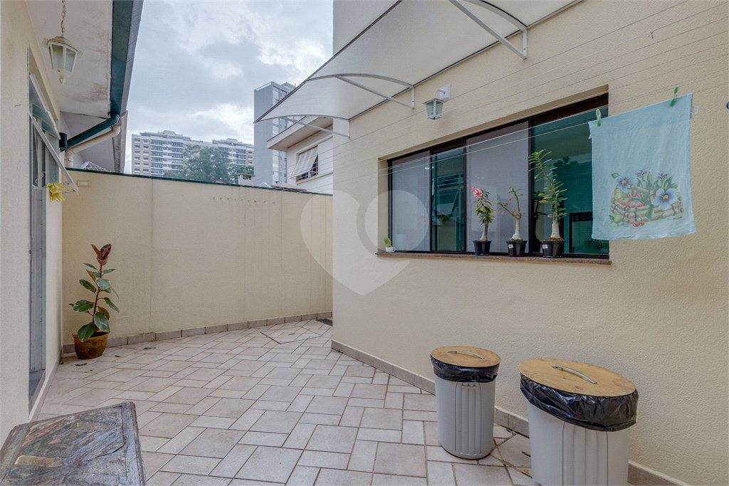 Sobrado à venda com 4 quartos, sendo 1 suíte, em Alto da Boa Vista, São Paulo, SP