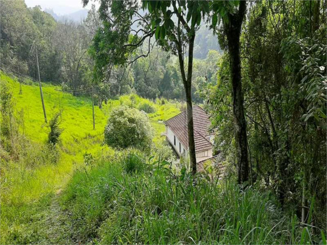 Casa Térrea à venda com 3 quartos, sendo 1 suíte,  em Rio Abaixo, Mairiporã, SP
