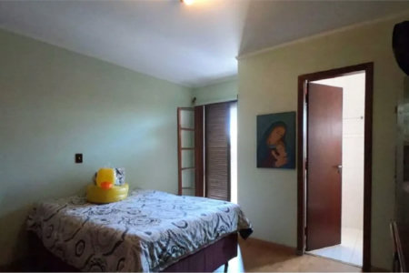 Casa à venda com 3 suítes em Jardim Namba, São Paulo, SP
