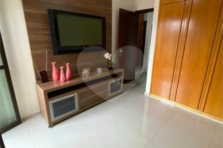 Apartamento à venda com 3 quartos, sendo 1 suíte,  em Jardim Irajá, Ribeirão Preto, SP
