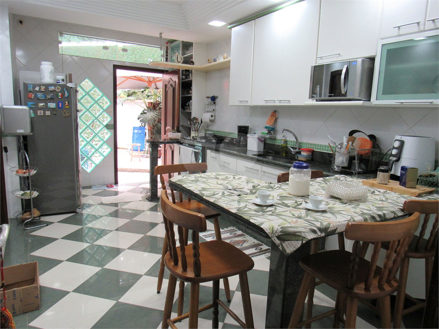 Sobrado à venda com 4 quartos, sendo 2 suítes, em Tremembé, São Paulo, SP