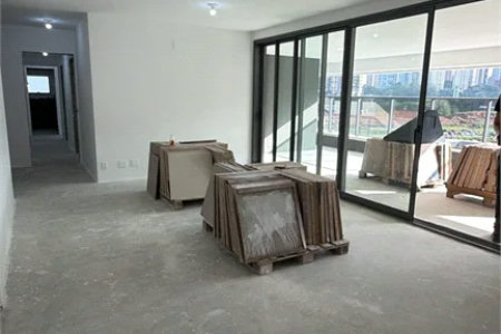 Apartamento à venda com 4 suítes em Vila Cordeiro, São Paulo, SP