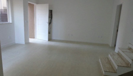 Casa à venda com 3 quartos, sendo 1 suíte, no condomínio Professor Teot?nio Monteiro de Barros Filho, São Paulo - SP