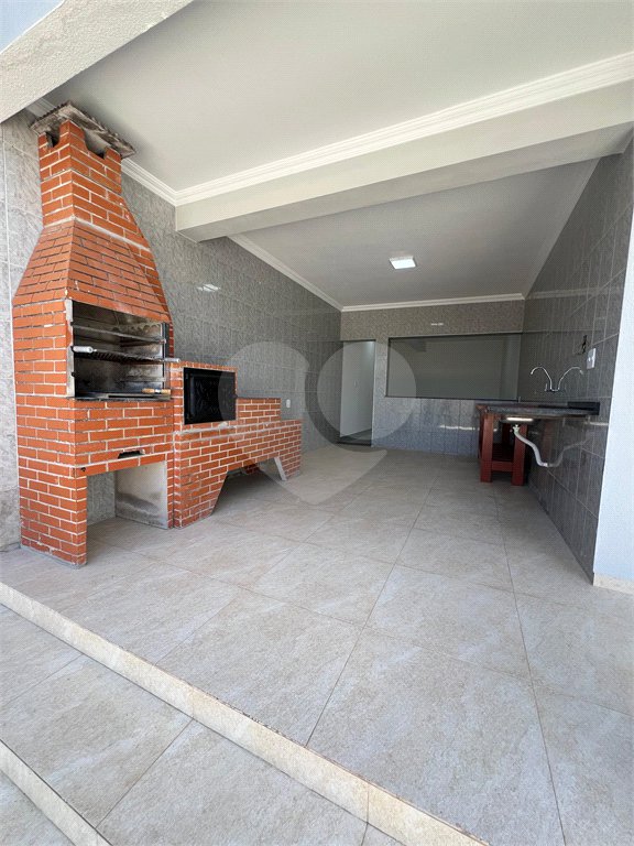 Sobrado à venda com 3 quartos, sendo 1 suíte, em Conjunto Habitacional Brás Cubas, Mogi das Cruzes, SP