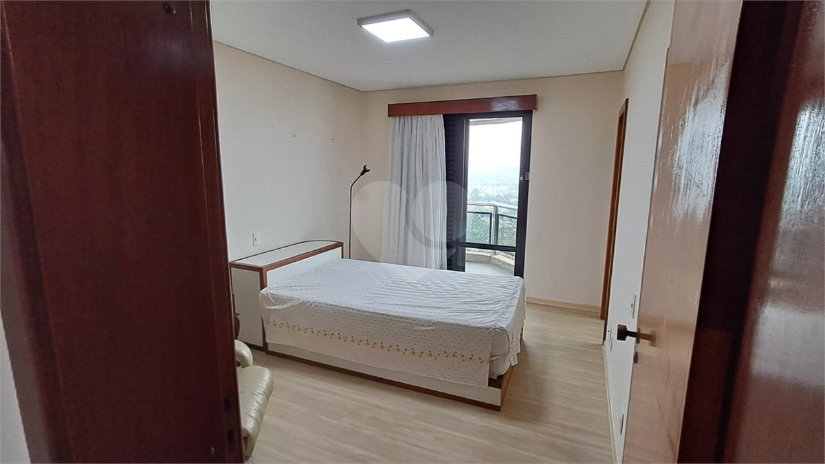 Apartamento para alugar com 4 quartos, sendo 3 suítes, em Santo Amaro, São Paulo, SP