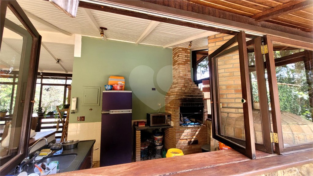 Casa à venda ou para alugar com 4 quartos, sendo 3 suítes, no condomínio Associação Reserva das Hortênsias, Mairiporã - SP