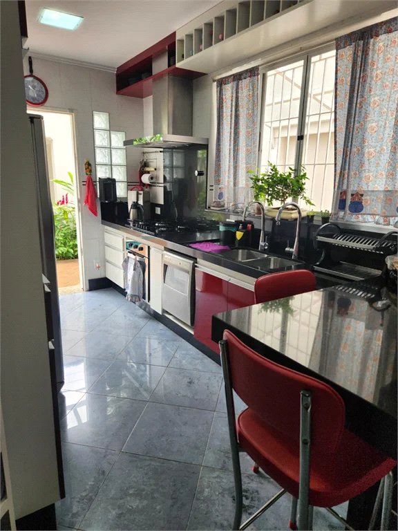 Casa à venda com 4 quartos, sendo 2 suítes, em Vila Romana, São Paulo, SP