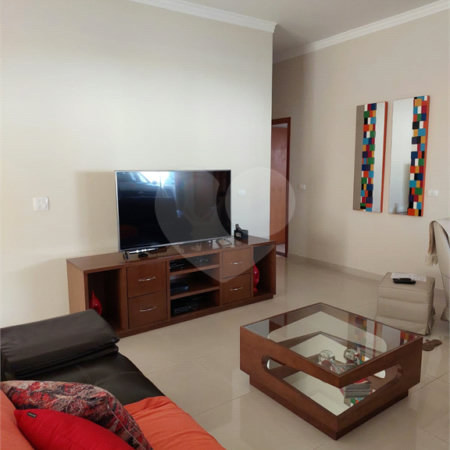 Casa à venda com 4 suítes no condomínio Jardins D'icaraí, Salto - SP