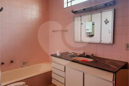 Sobrado à venda com 4 quartos, sendo 1 suíte,  em City Campo Grande, São Paulo, SP