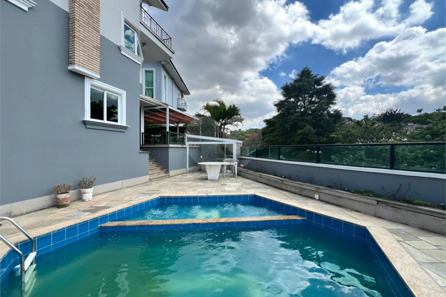 Casa à venda com 3 suítes no condomínio Quinta de Santo Antônio, São Paulo - SP