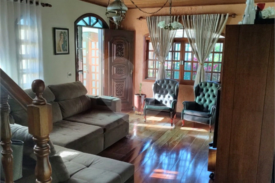 Sobrado à venda com 3 quartos, sendo 1 suíte, em Horto, São Paulo, SP