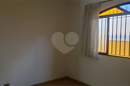 Casa Térrea à venda com 3 quartos, sendo 1 suíte,  em Campo Grande, São Paulo, SP