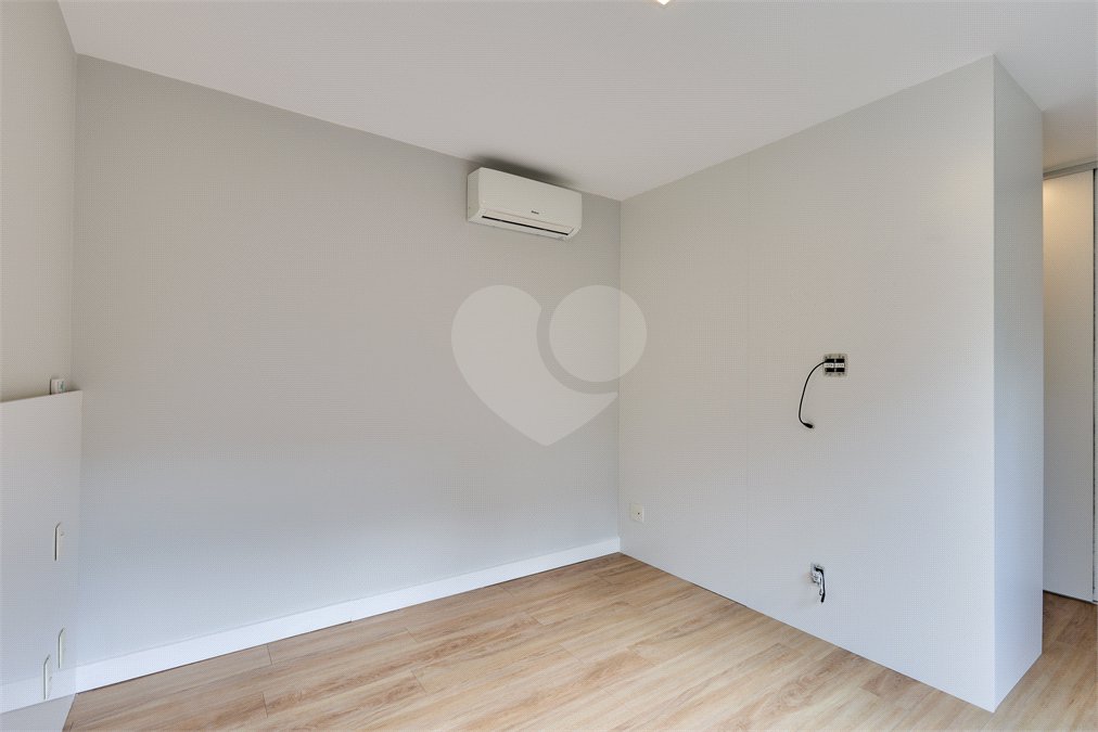 Apartamento à venda com 4 quartos, sendo 3 suítes, em Granja Julieta, São Paulo, SP
