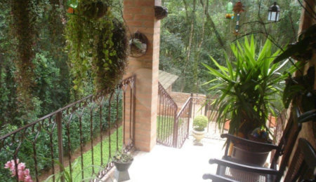 Casa à venda com 3 quartos, sendo 2 suítes,  no condomínio residencial Cantareira-pque Petropolis, Mairiporã - SP