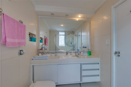 Apartamento à venda com 2 quartos, sendo 1 suíte, em Alto da Boa Vista, São Paulo, SP